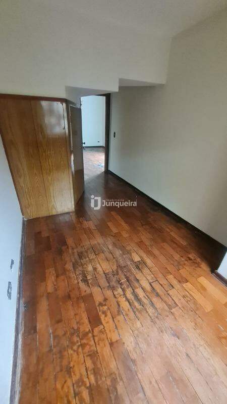 Casa para alugar, 3 quartos, sendo 1 suíte, 2 vagas, no bairro Centro em Piracicaba - SP