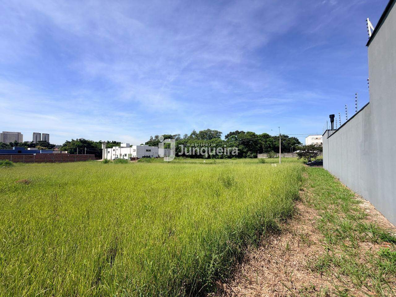 Terreno à venda, no bairro Santa Terezinha em Piracicaba - SP