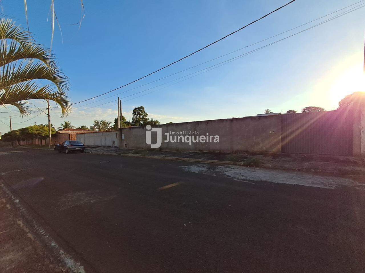 Terreno para alugar, no bairro Recanto dos Universitários em Rio das Pedras - SP