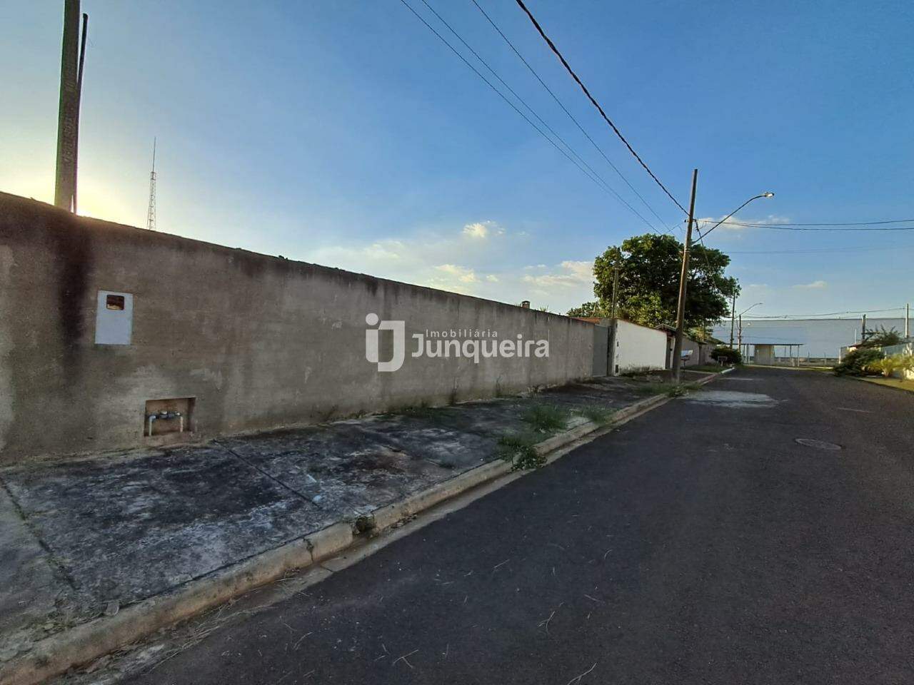 Terreno para alugar, no bairro Recanto dos Universitários em Rio das Pedras - SP