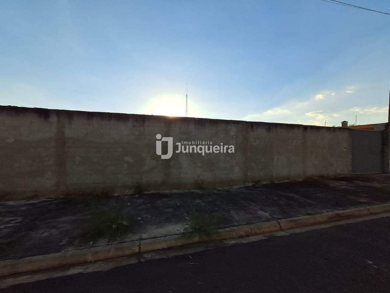 Terreno para alugar, no bairro Recanto dos Universitários em Rio das Pedras - SP