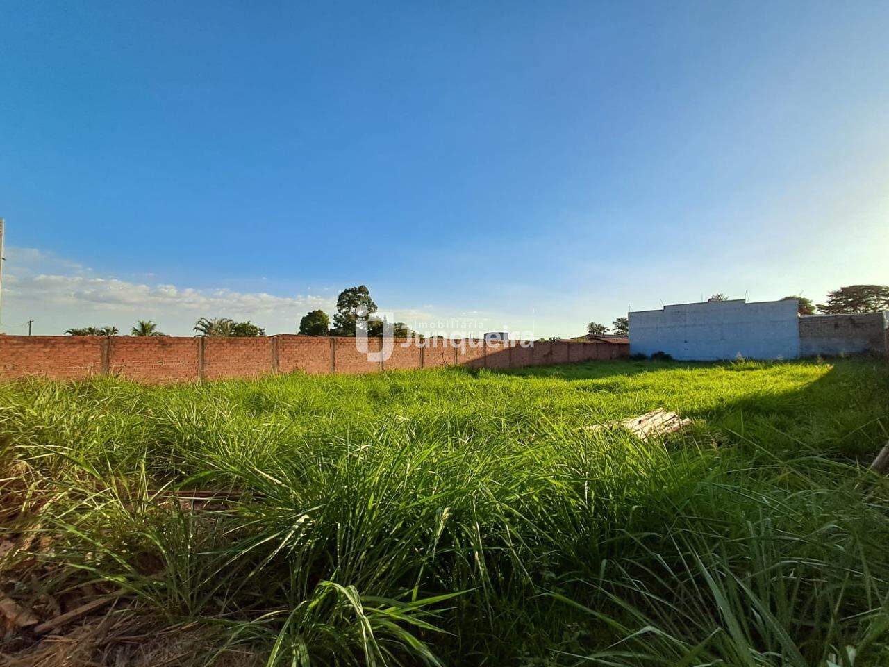 Terreno para alugar, no bairro Recanto dos Universitários em Rio das Pedras - SP