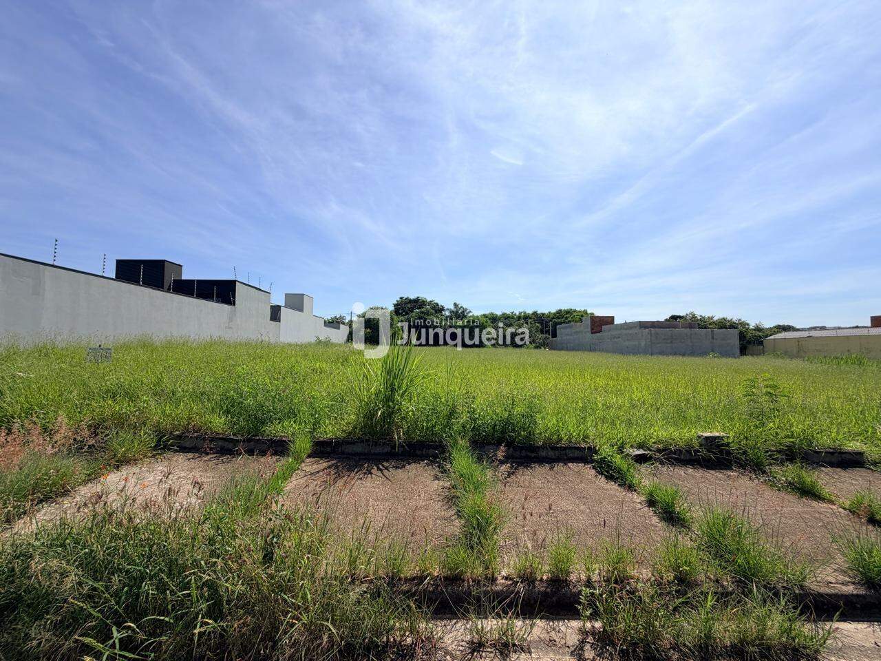 Terreno à venda, no bairro Santa Terezinha em Piracicaba - SP