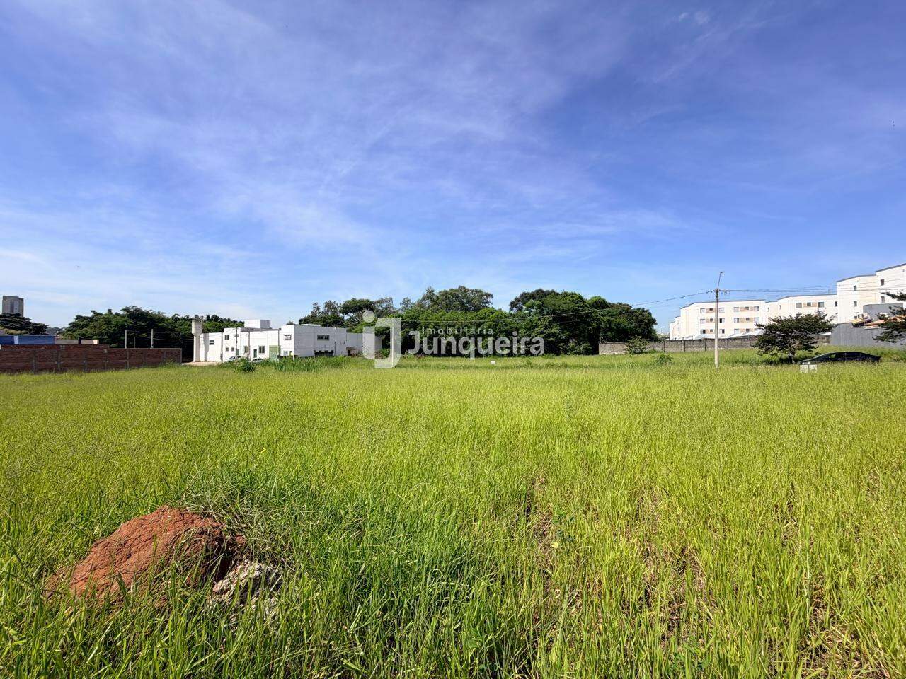 Terreno à venda, no bairro Santa Terezinha em Piracicaba - SP