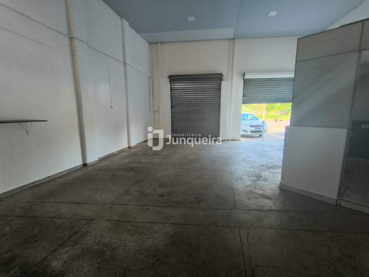 Galpão para alugar, 2 vagas, no bairro Vila Independência em Piracicaba - SP