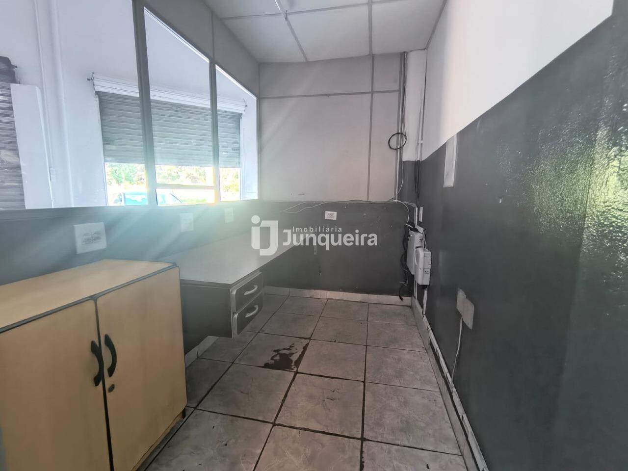 Galpão para alugar, 2 vagas, no bairro Vila Independência em Piracicaba - SP