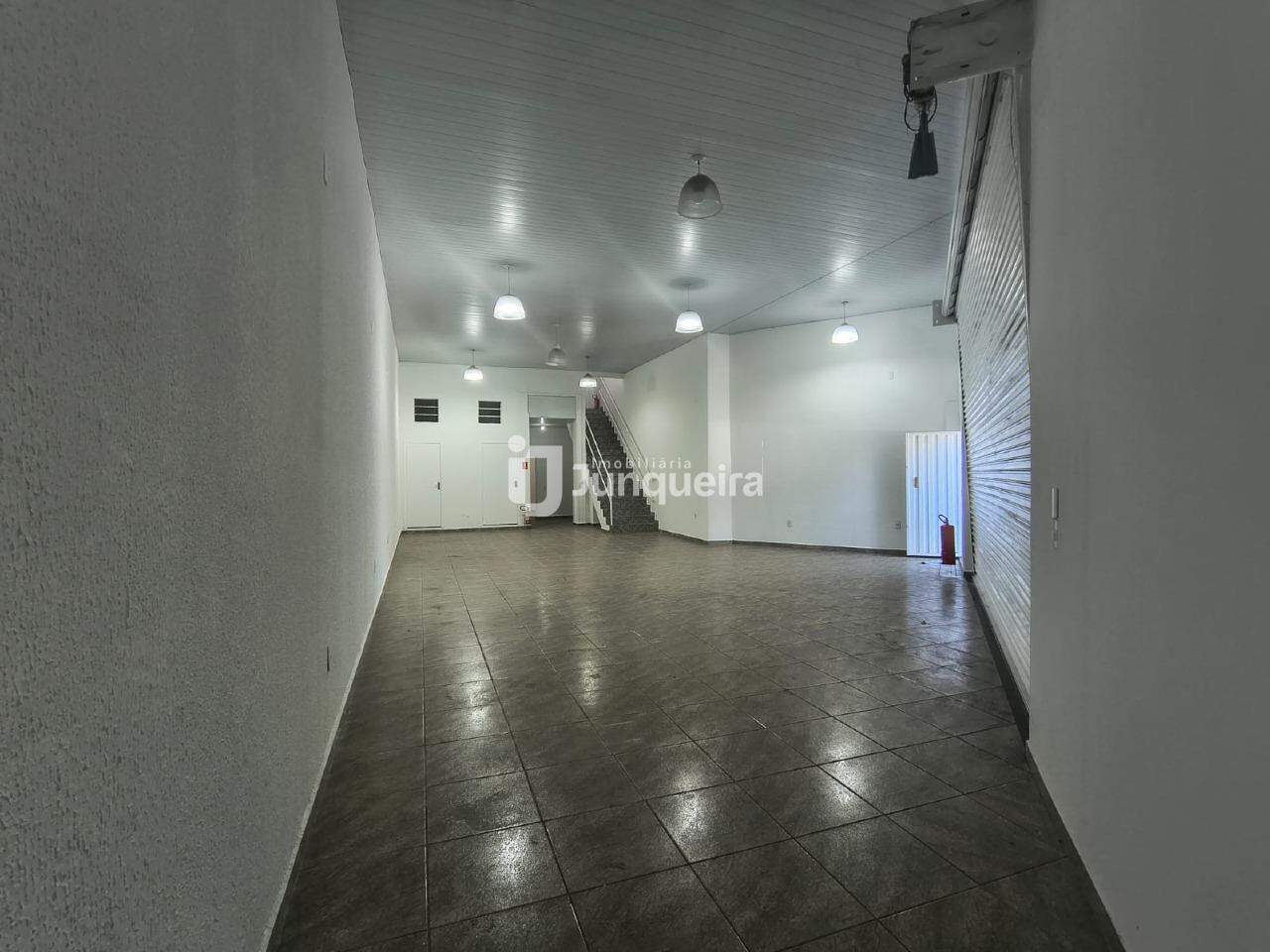 Galpão para alugar, 6 vagas, no bairro Vila Independência em Piracicaba - SP