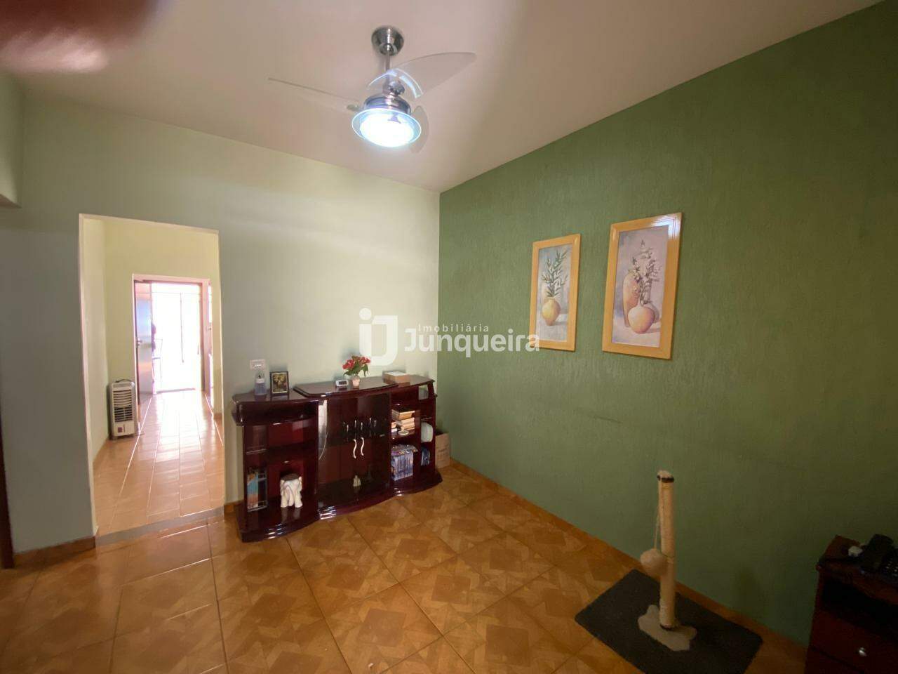 Casa à venda, 2 quartos, 3 vagas, no bairro Santa Terezinha em Piracicaba - SP