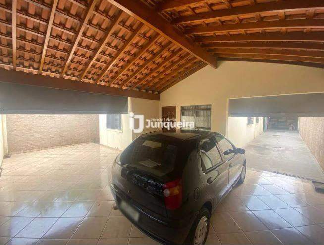 Casa à venda, 2 quartos, 3 vagas, no bairro Santa Terezinha em Piracicaba - SP