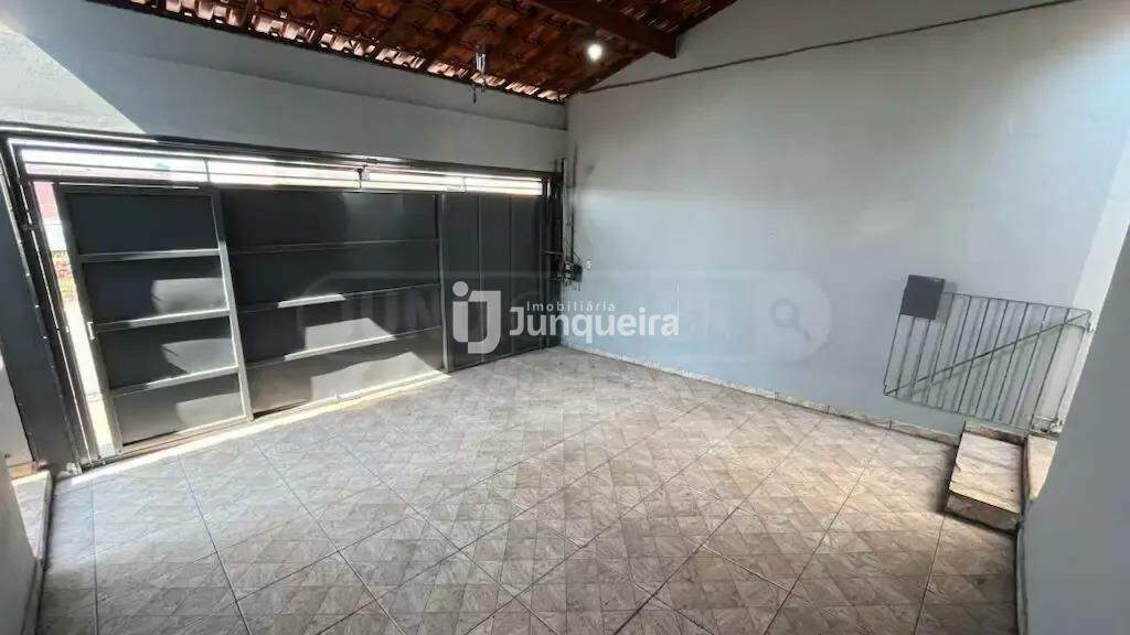 Casa à venda, 2 quartos, sendo 1 suíte, 2 vagas, no bairro Jardim São Carlos em Rio das Pedras - SP