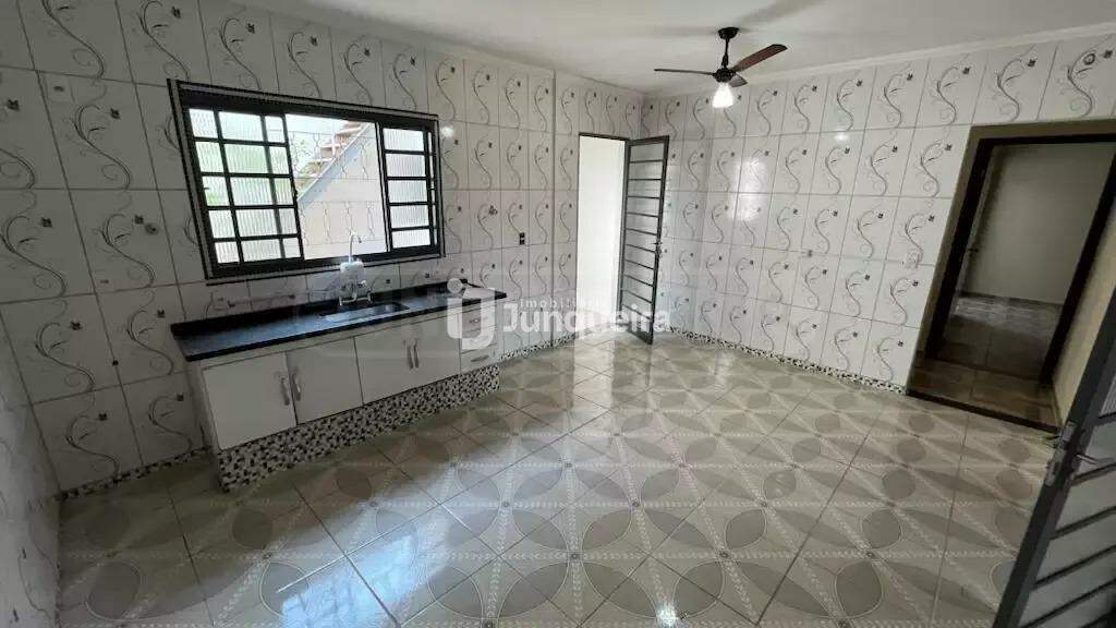 Casa à venda, 2 quartos, sendo 1 suíte, 2 vagas, no bairro Jardim São Carlos em Rio das Pedras - SP