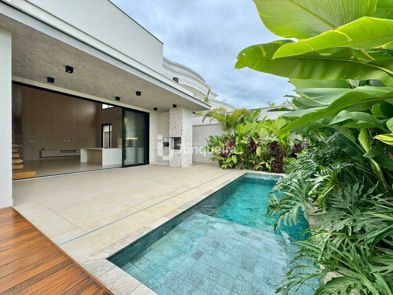 Casa em Condomínio à venda no Damha II , 3 quartos, sendo 3 suítes, 4 vagas, no bairro Parque Residencial Damha II em Piracicaba - SP