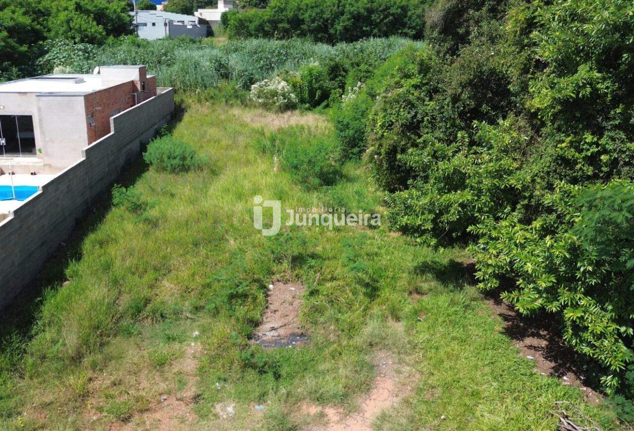 Terreno à venda, no bairro Chácara Esperia em Piracicaba - SP