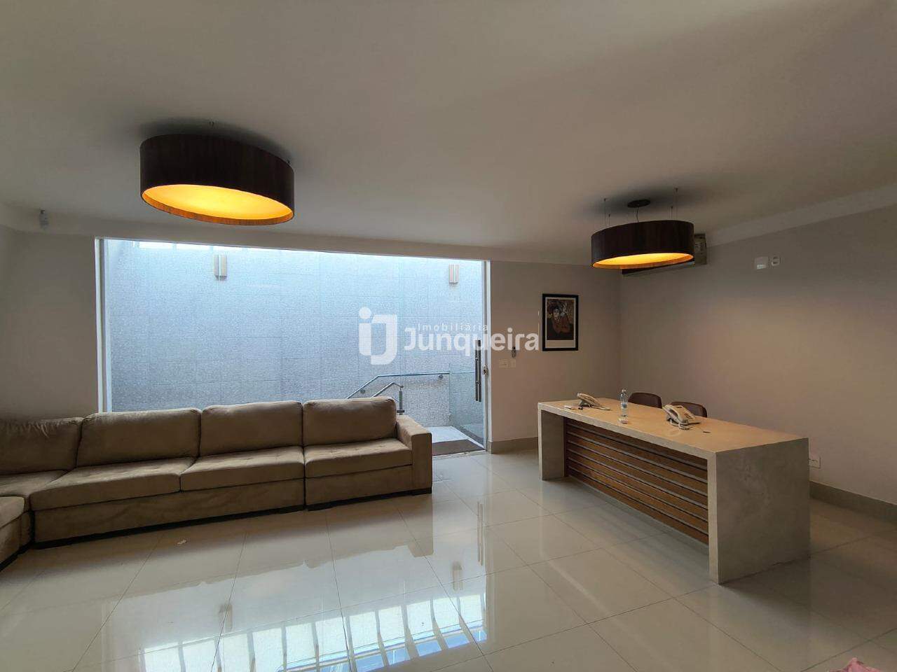 Prédio Comercial para alugar, 4 vagas, no bairro Cidade Jardim em Piracicaba - SP