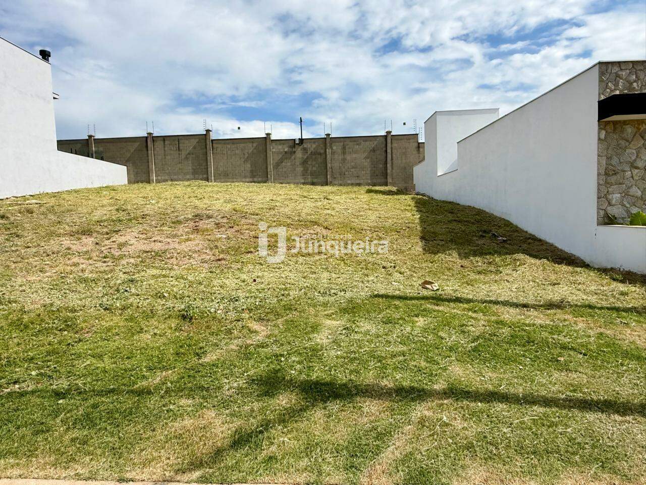 Terreno em Condomínio à venda no Soleil , no bairro Ondas em Piracicaba - SP