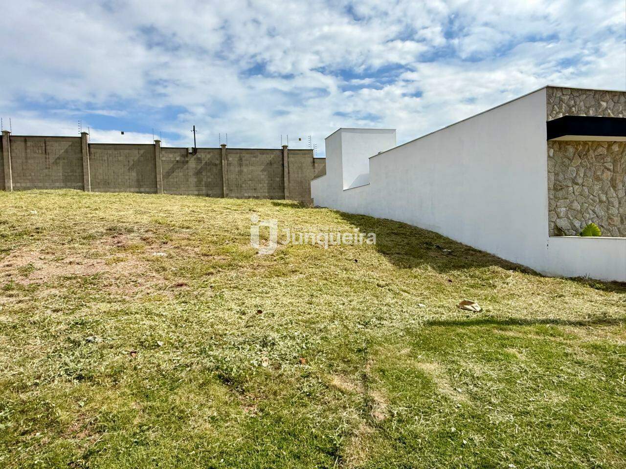 Terreno em Condomínio à venda no Soleil , no bairro Ondas em Piracicaba - SP