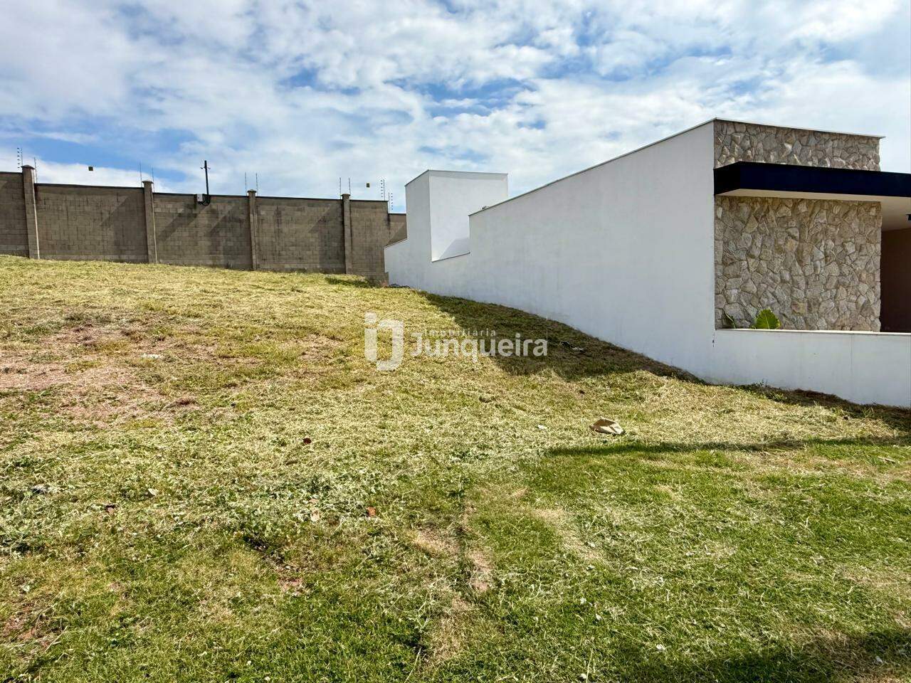 Terreno em Condomínio à venda no Soleil , no bairro Ondas em Piracicaba - SP