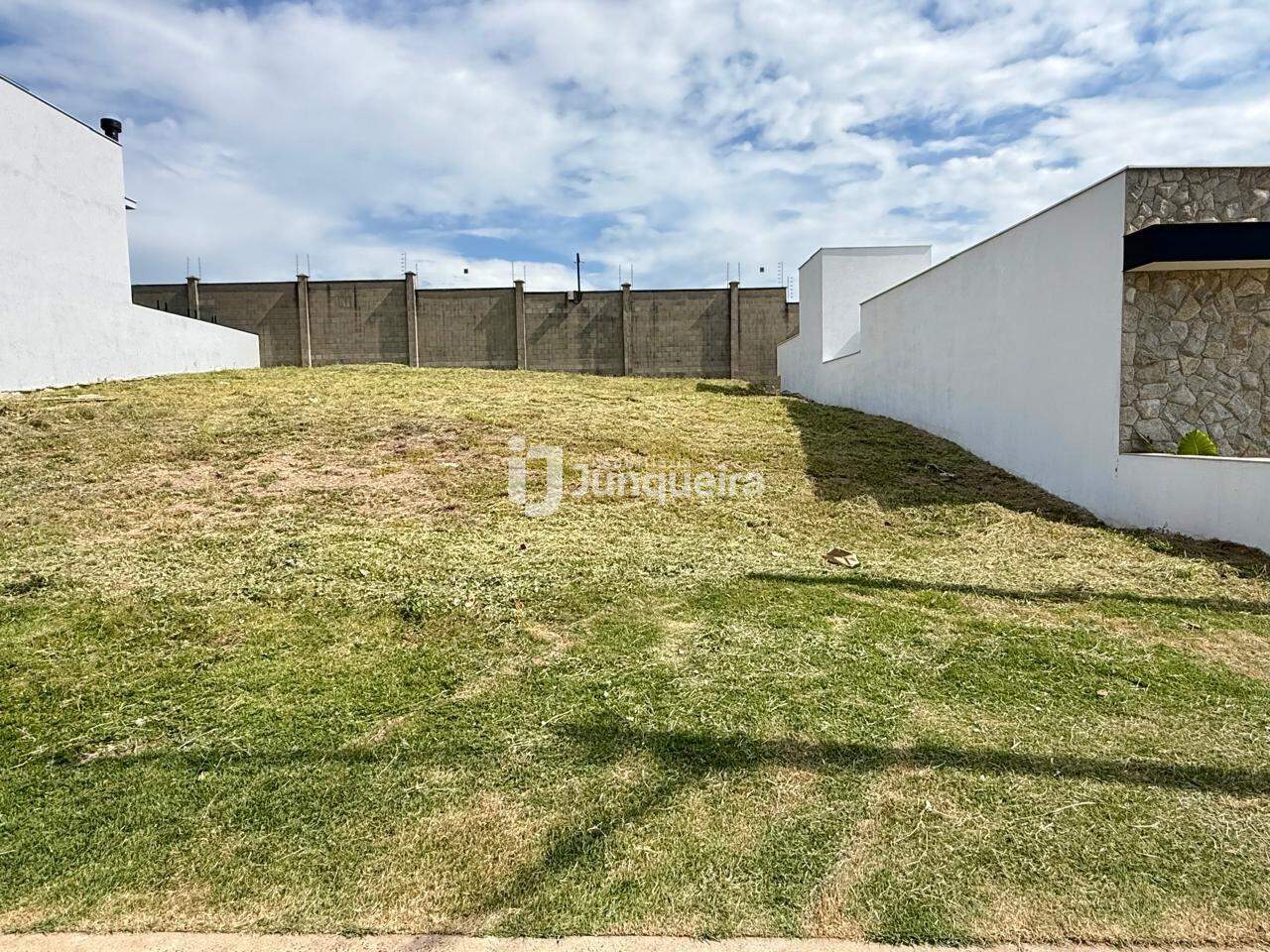 Terreno em Condomínio à venda no Soleil , no bairro Ondas em Piracicaba - SP