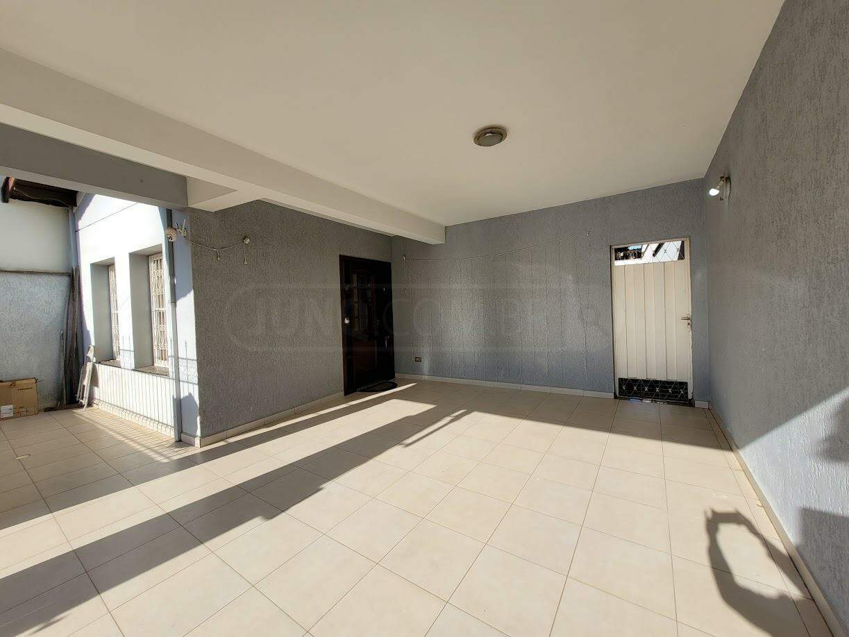 Casa à venda, 3 quartos, sendo 1 suíte, 1 vaga, no bairro Nhô Quim em Piracicaba - SP