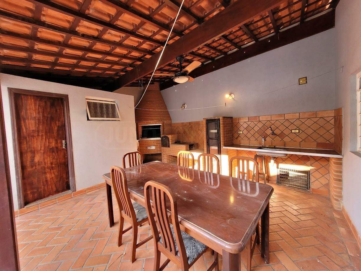 Casa à venda, 3 quartos, sendo 1 suíte, 1 vaga, no bairro Nhô Quim em Piracicaba - SP