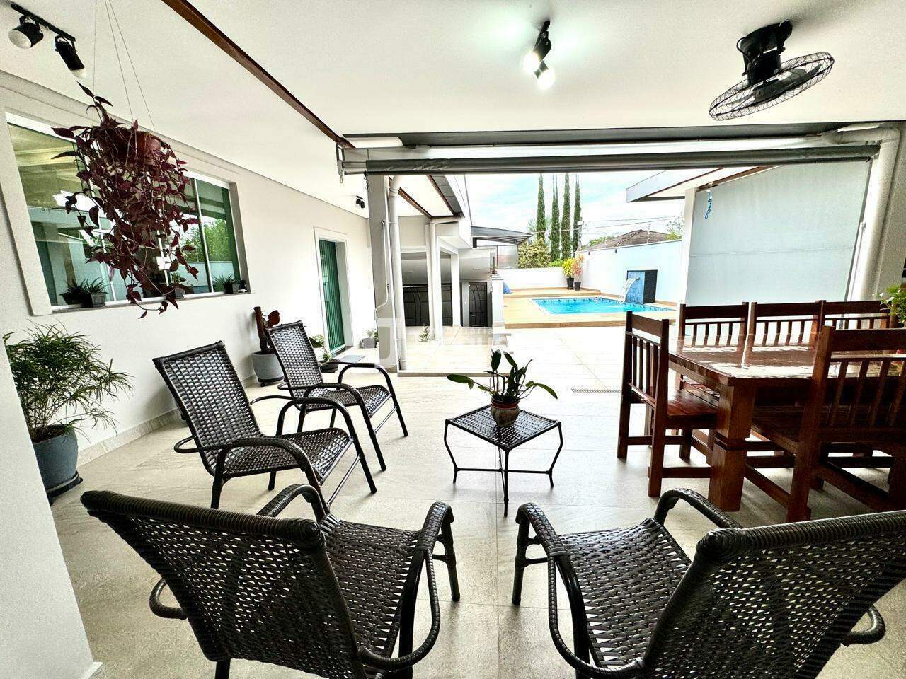 Casa à venda, 2 quartos, sendo 1 suíte, 2 vagas, no bairro Parque Santa Cecília em Piracicaba - SP
