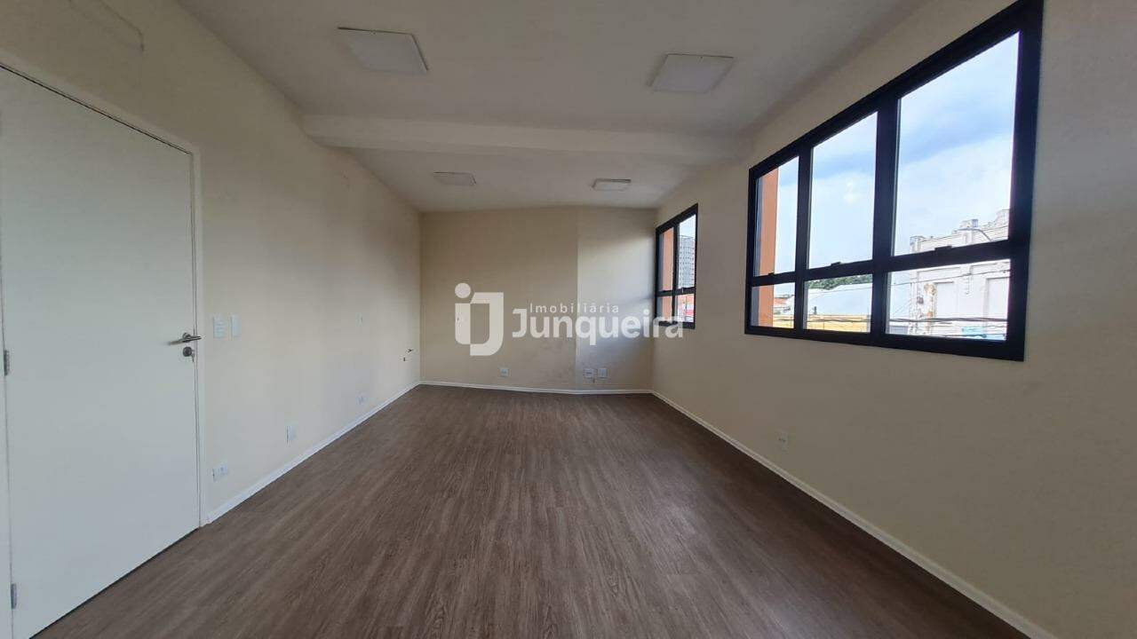 Sala Comercial para alugar, no bairro Vila Rezende em Piracicaba - SP