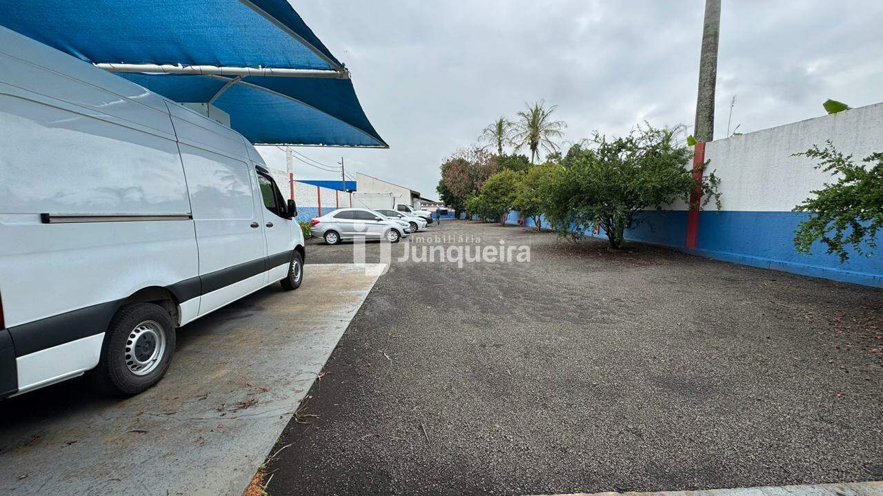 Galpão à venda, 2 quartos, no bairro São Jorge em Piracicaba - SP