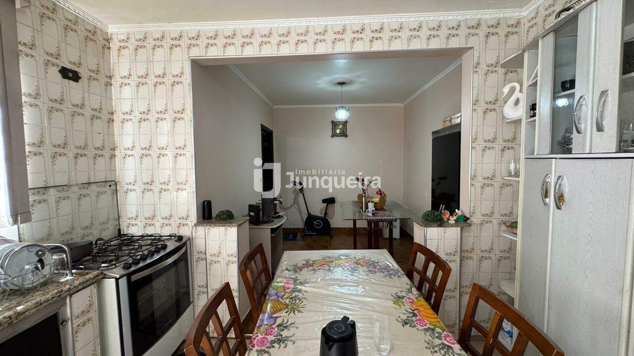 Casa à venda, 2 quartos, 1 vaga, no bairro Cidade Alta em Piracicaba - SP