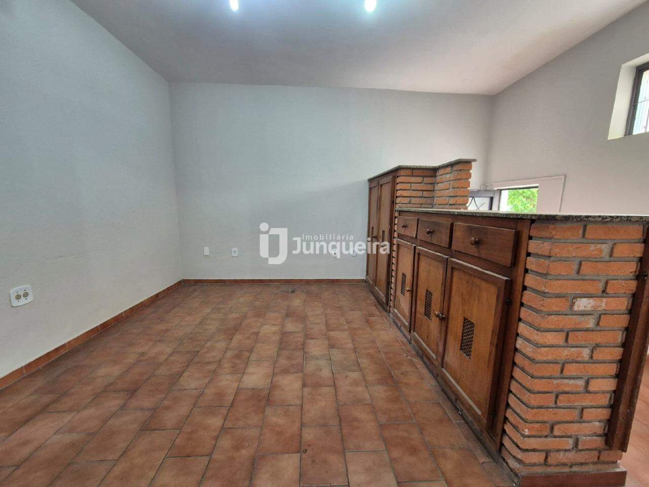 Casa à venda, 2 quartos, sendo 1 suíte, no bairro Alto em Piracicaba - SP