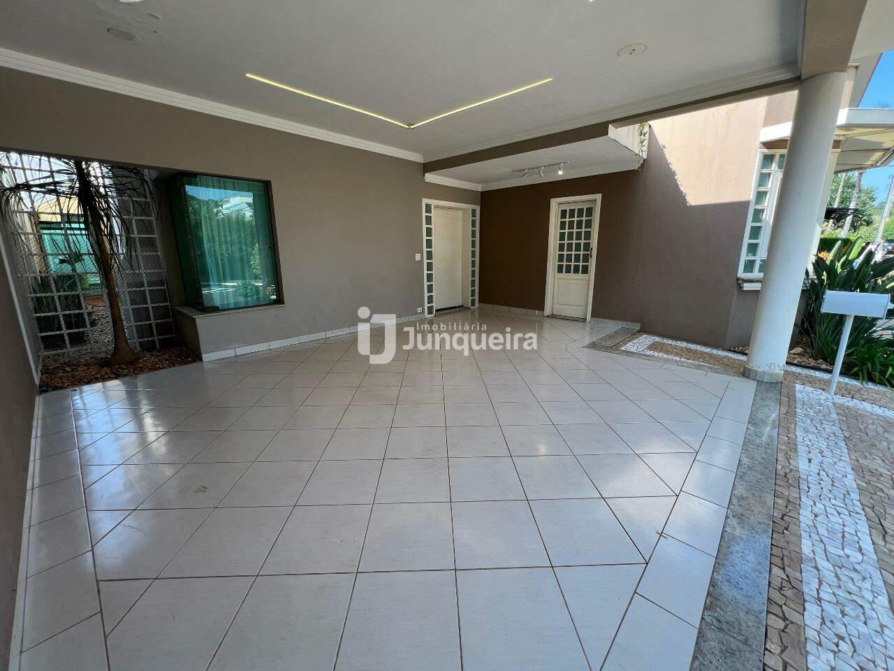 Casa em Condomínio para alugar no Terras de Piracicaba II, 3 quartos, sendo 3 suítes, 4 vagas, no bairro Terras de Piracicaba II em Piracicaba - SP