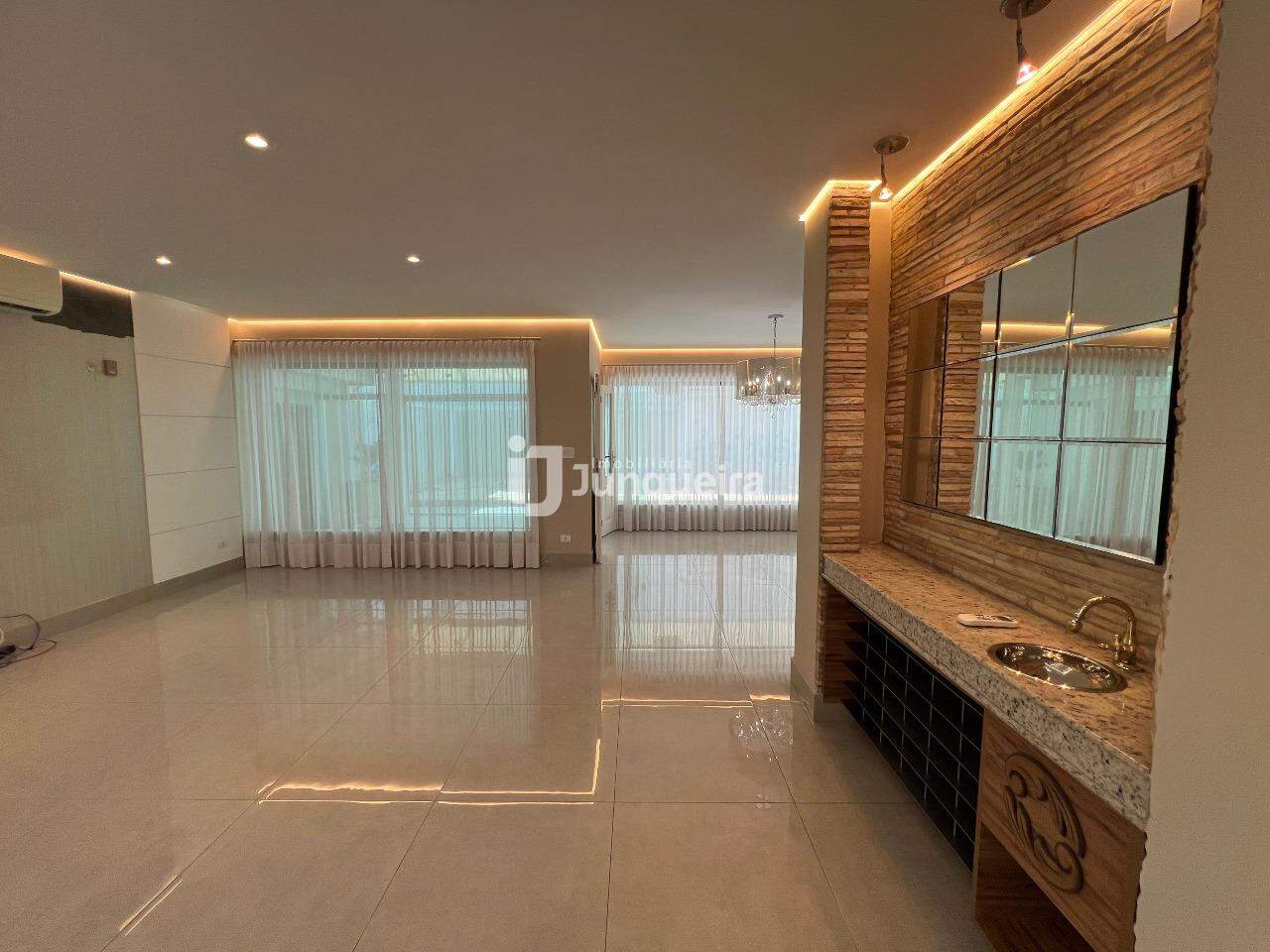 Casa em Condomínio para alugar no Terras de Piracicaba II, 3 quartos, sendo 3 suítes, 4 vagas, no bairro Terras de Piracicaba II em Piracicaba - SP