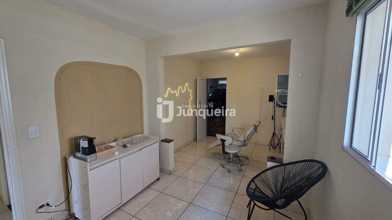 Casa à venda, 4 quartos, 4 vagas, no bairro Nova Piracicaba em Piracicaba - SP