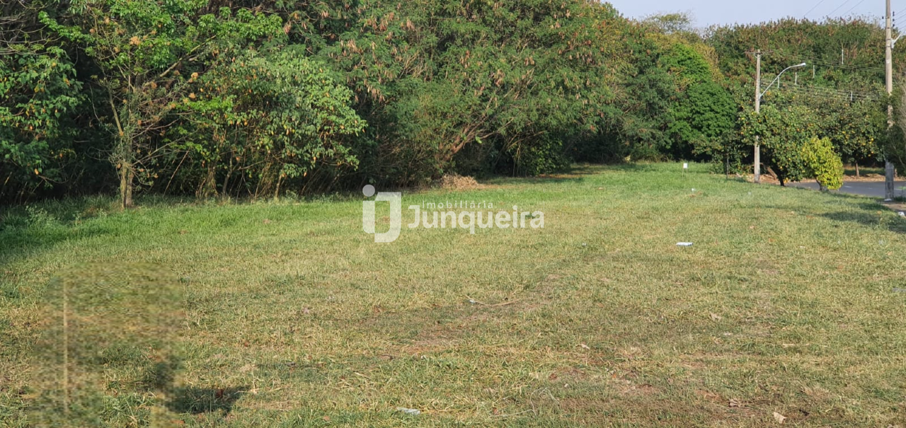 Área à venda, no bairro Jardim Astúrias III em Piracicaba - SP