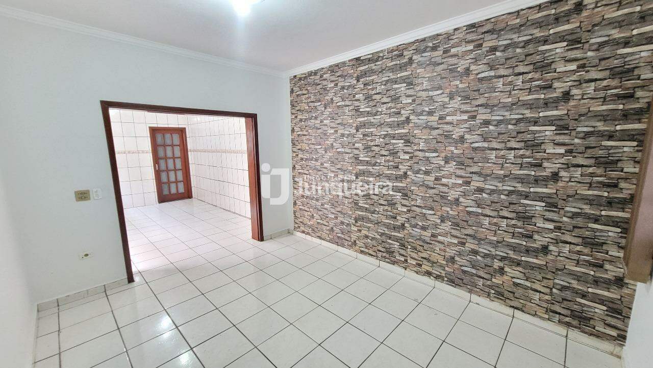Casa à venda, 1 quarto, 1 vaga, no bairro Loteamento Chácaras Nazareth II em Piracicaba - SP