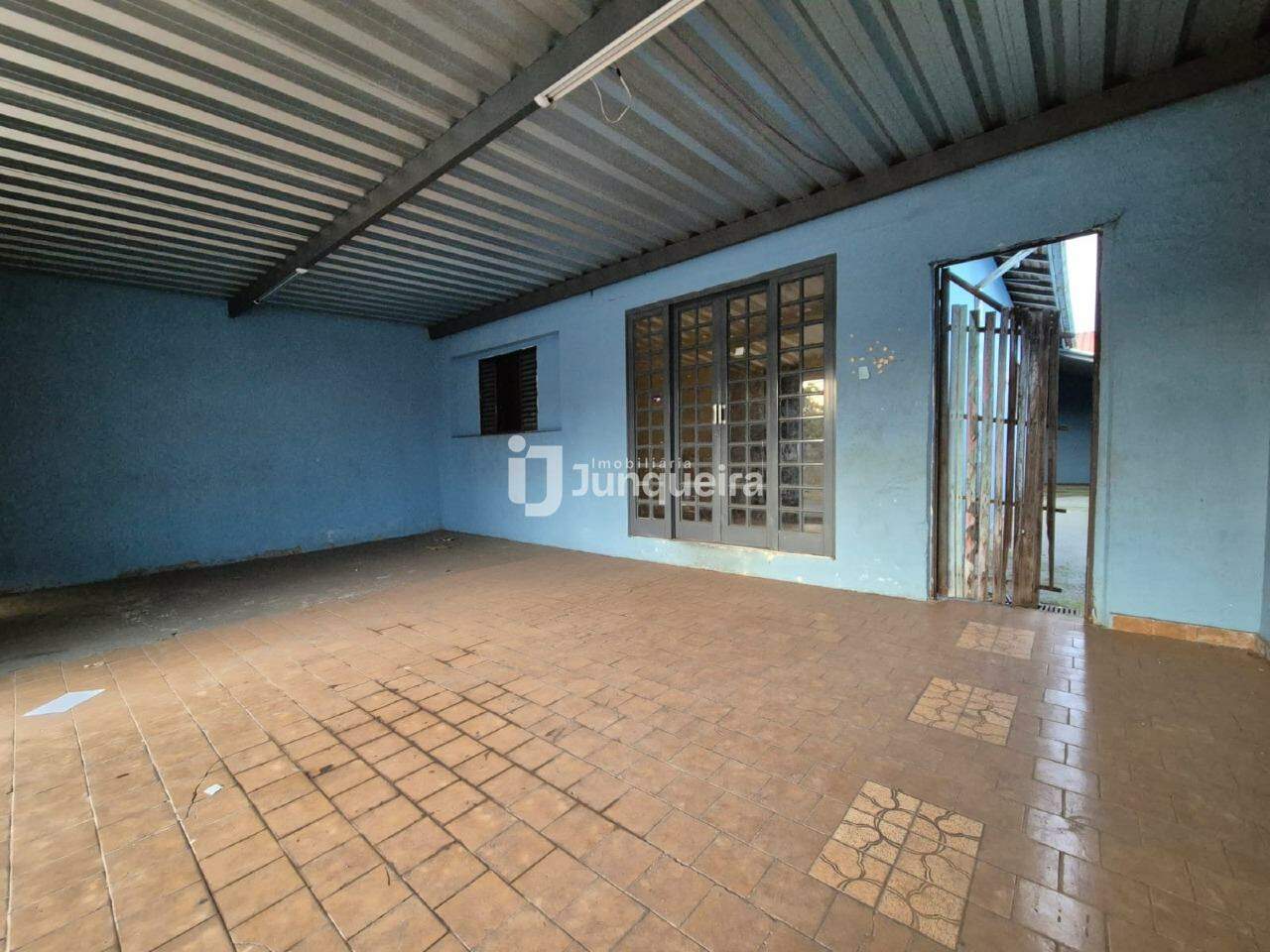 Casa à venda, 2 quartos, 2 vagas, no bairro Santa Terezinha em Piracicaba - SP