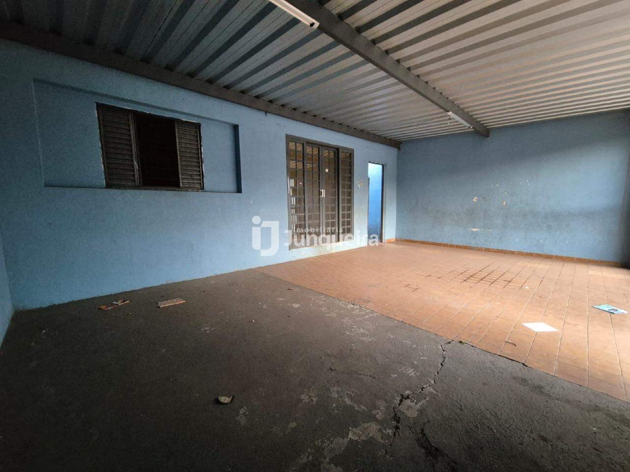 Casa à venda, 2 quartos, 2 vagas, no bairro Santa Terezinha em Piracicaba - SP