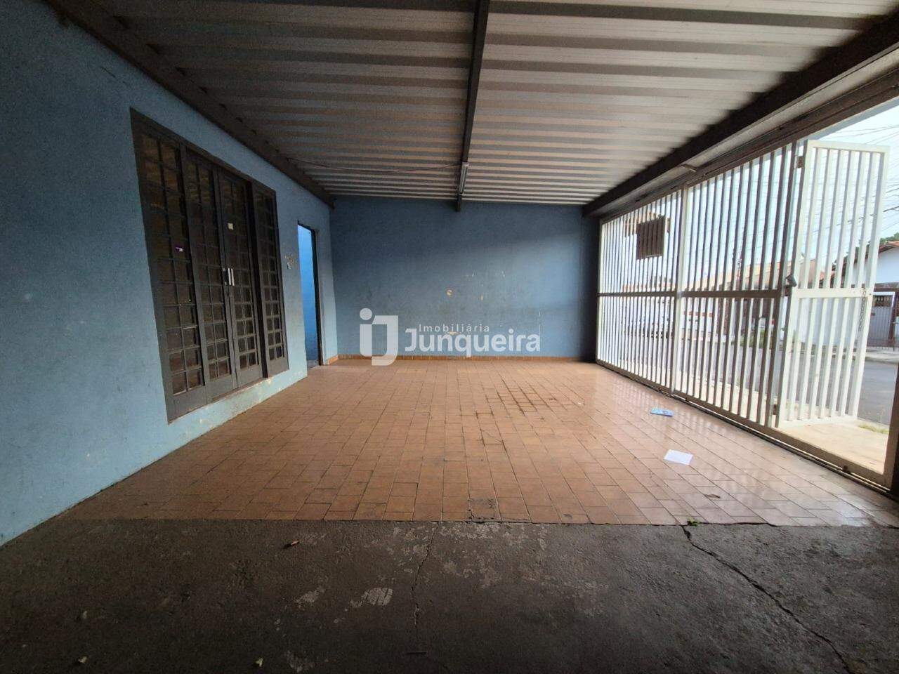 Casa à venda, 2 quartos, 2 vagas, no bairro Santa Terezinha em Piracicaba - SP