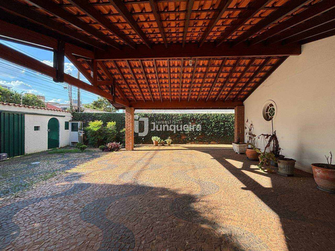 Casa Comercial à venda, 3 quartos, sendo 1 suíte, 5 vagas, no bairro São Judas em Piracicaba - SP