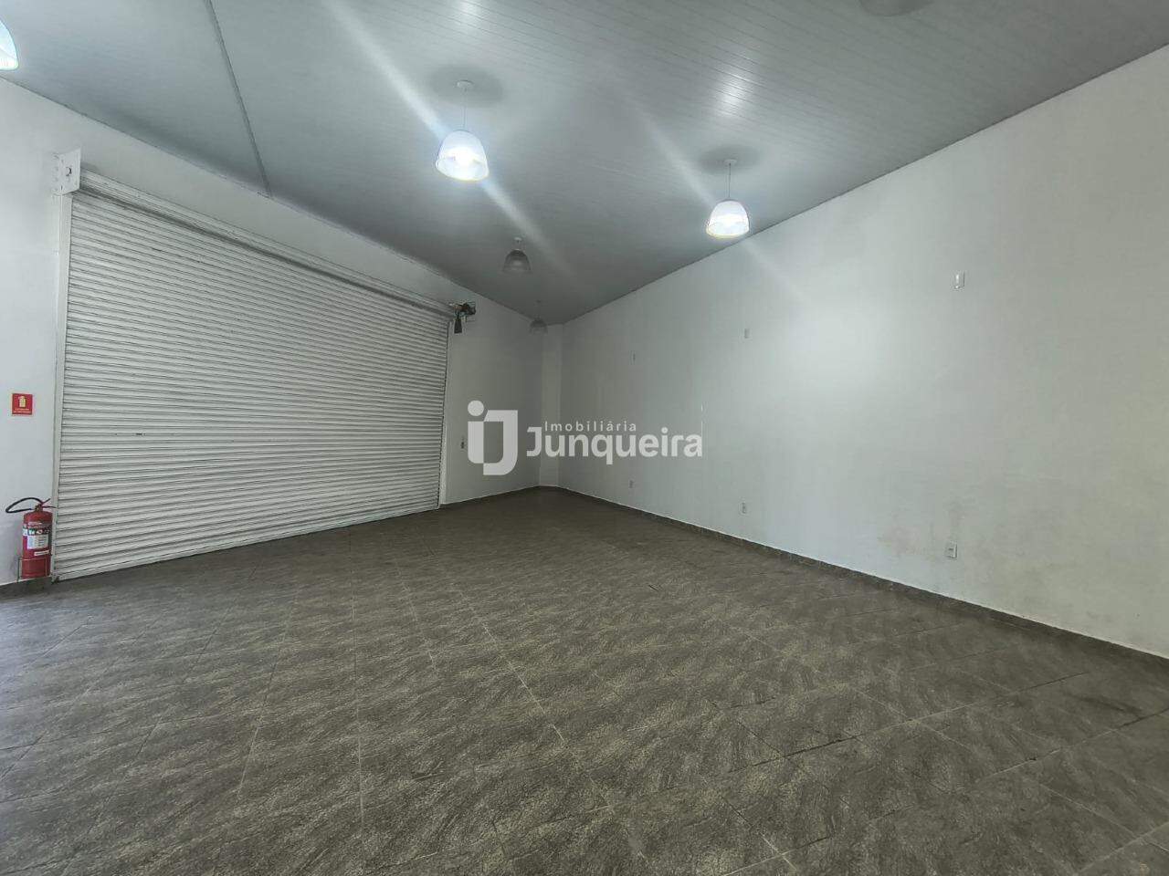 Galpão para alugar, 8 vagas, no bairro Vila Independência em Piracicaba - SP