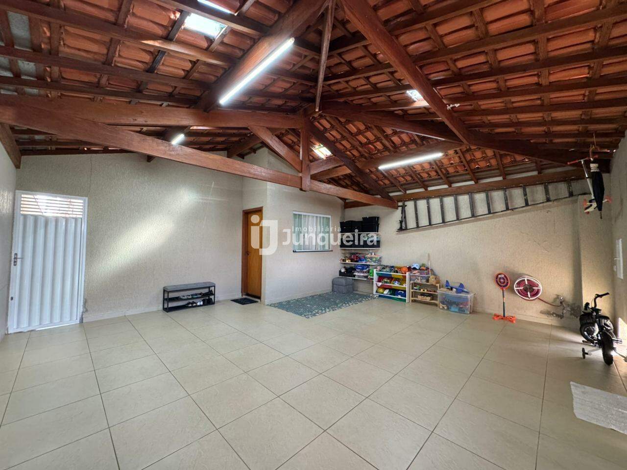 Casa à venda, 2 quartos, sendo 1 suíte, 2 vagas, no bairro RESIDENCIAL ALTOS DO TAQUARAL em Piracicaba - SP
