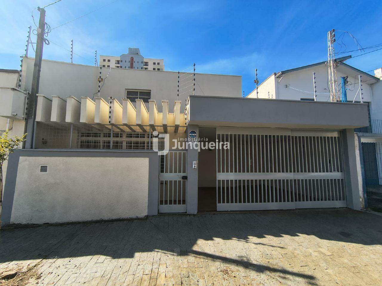 Casa Comercial para alugar, 5 quartos, sendo 2 suítes, no bairro Centro em Piracicaba - SP
