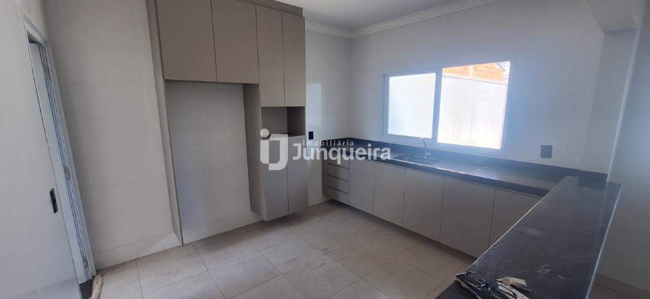 Casa à venda, 3 quartos, sendo 1 suíte, 2 vagas, no bairro Loteamento Vem Viver Piracicaba I em Piracicaba - SP
