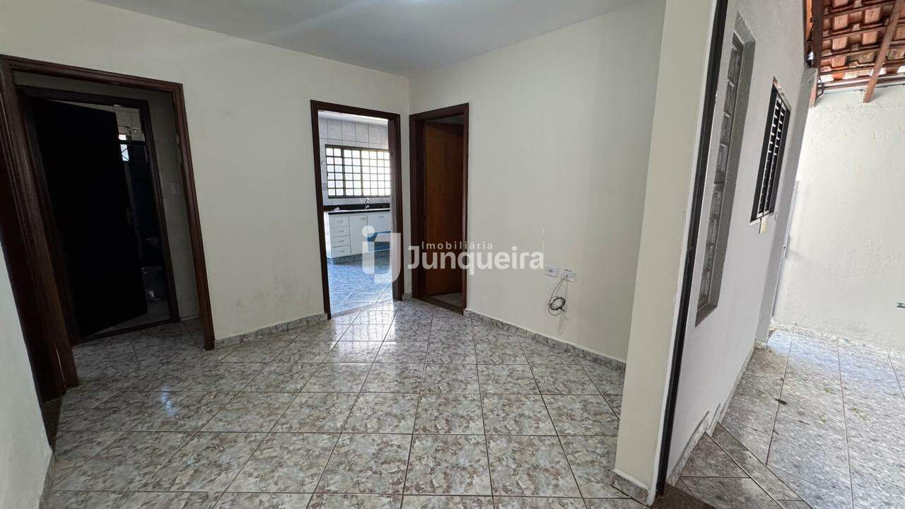 Casa à venda, 3 quartos, 2 vagas, no bairro Paulista em Piracicaba - SP