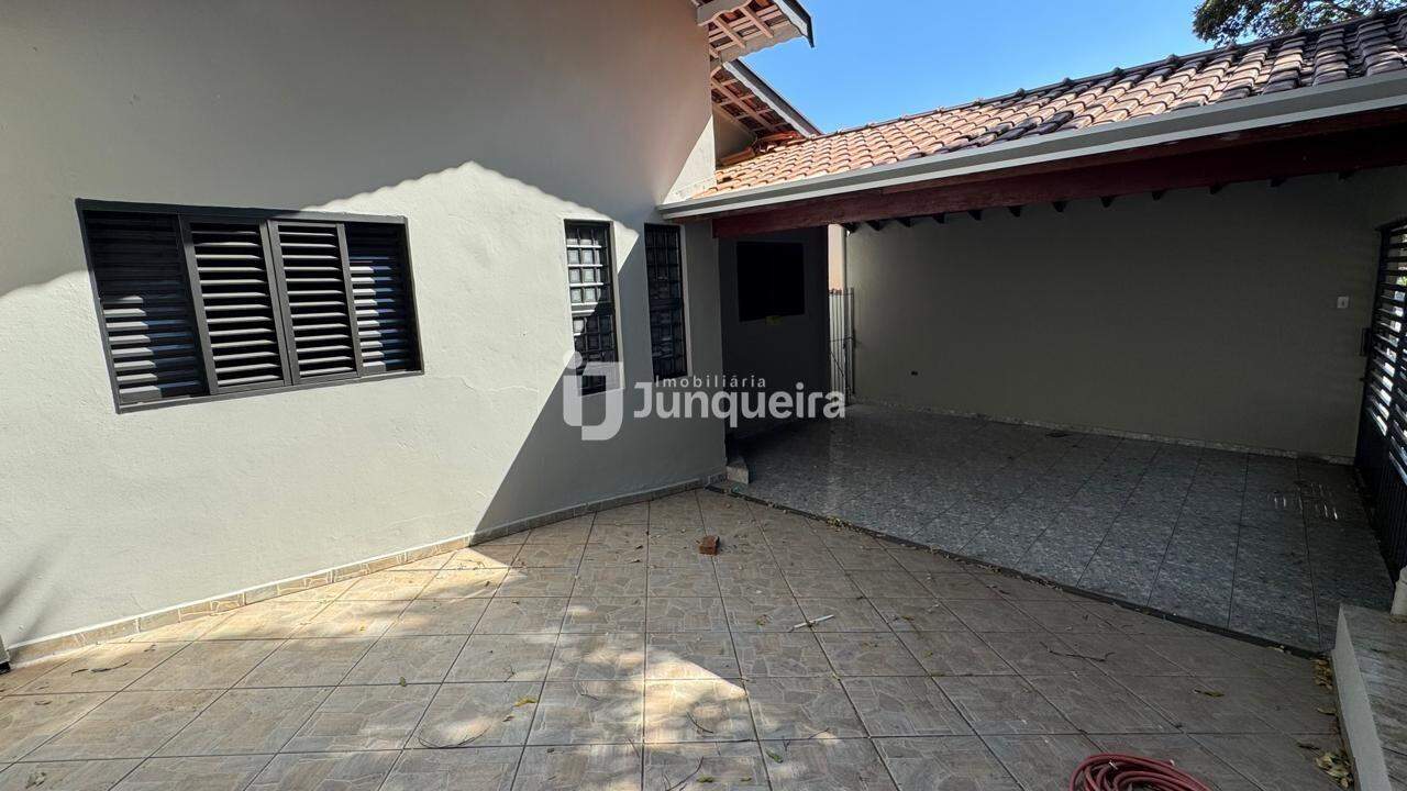 Casa à venda, 3 quartos, 2 vagas, no bairro Paulista em Piracicaba - SP
