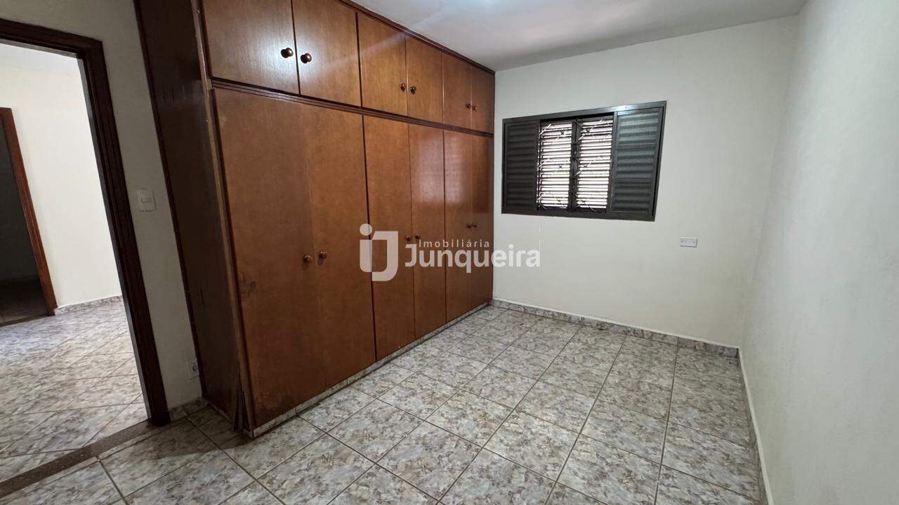 Casa à venda, 3 quartos, 2 vagas, no bairro Paulista em Piracicaba - SP