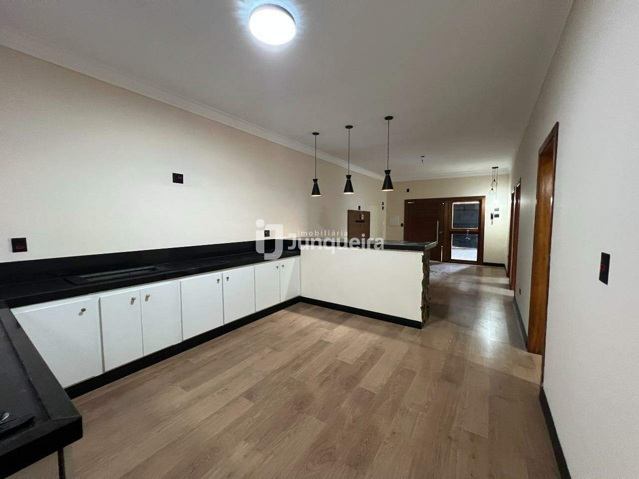 Casa para alugar, 3 quartos, sendo 1 suíte, 2 vagas, no bairro Residencial Alvorada em Rio das Pedras - SP