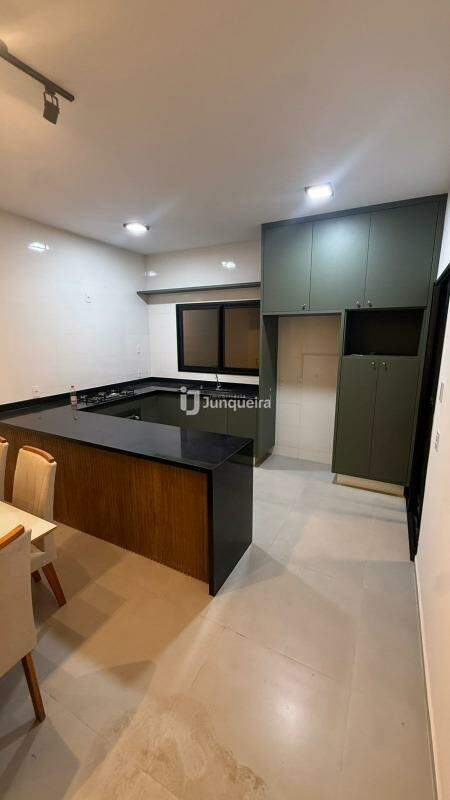 Casa em Condomínio para alugar no Authoria Reserva Jequitiba, 3 quartos, sendo 1 suíte, 2 vagas, no bairro Authoria Reserva Jequitibá em Piracicaba - SP