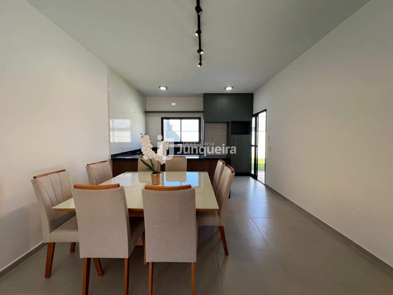 Casa em Condomínio para alugar no Authoria Reserva Jequitiba, 3 quartos, sendo 1 suíte, 2 vagas, no bairro Authoria Reserva Jequitibá em Piracicaba - SP