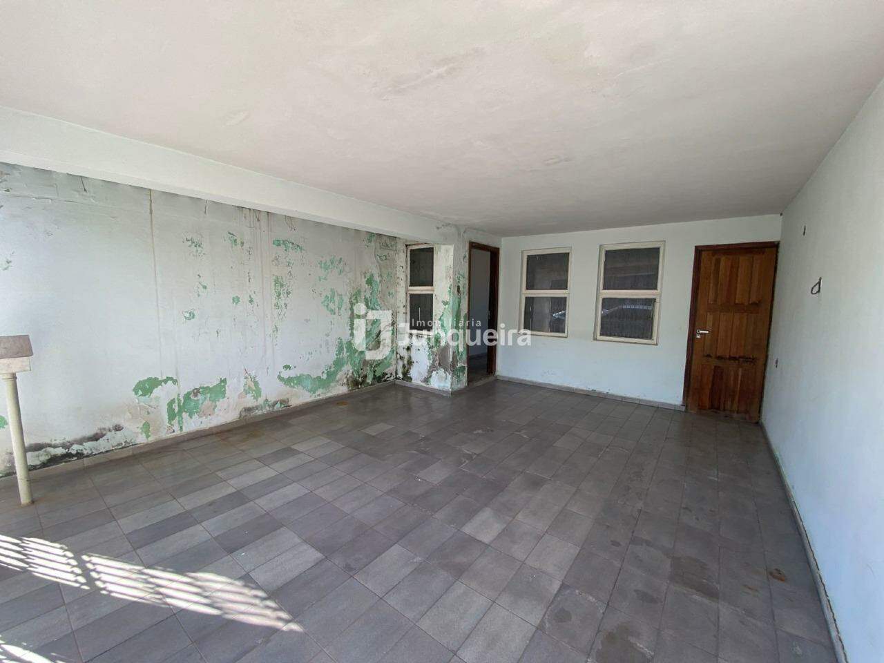 Casa à venda, 3 quartos, 8 vagas, no bairro Jardim Planalto em Piracicaba - SP