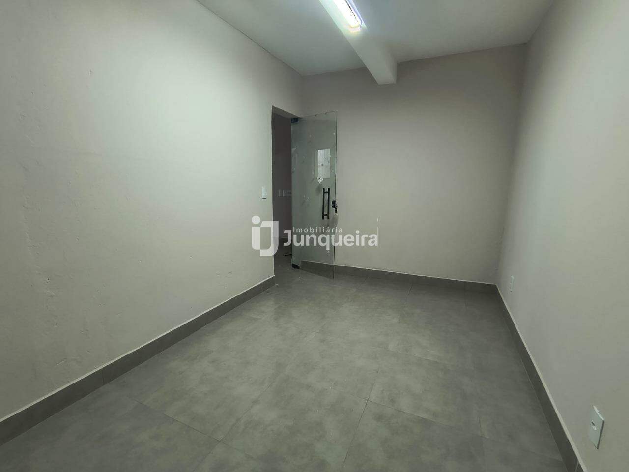Casa para alugar, 1 quarto, no bairro Campestre em Piracicaba - SP
